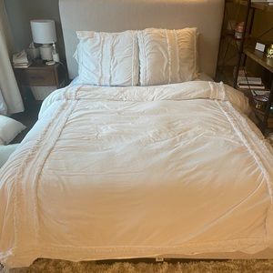 Anthropologie Queen duvet cover and 2 euro shams